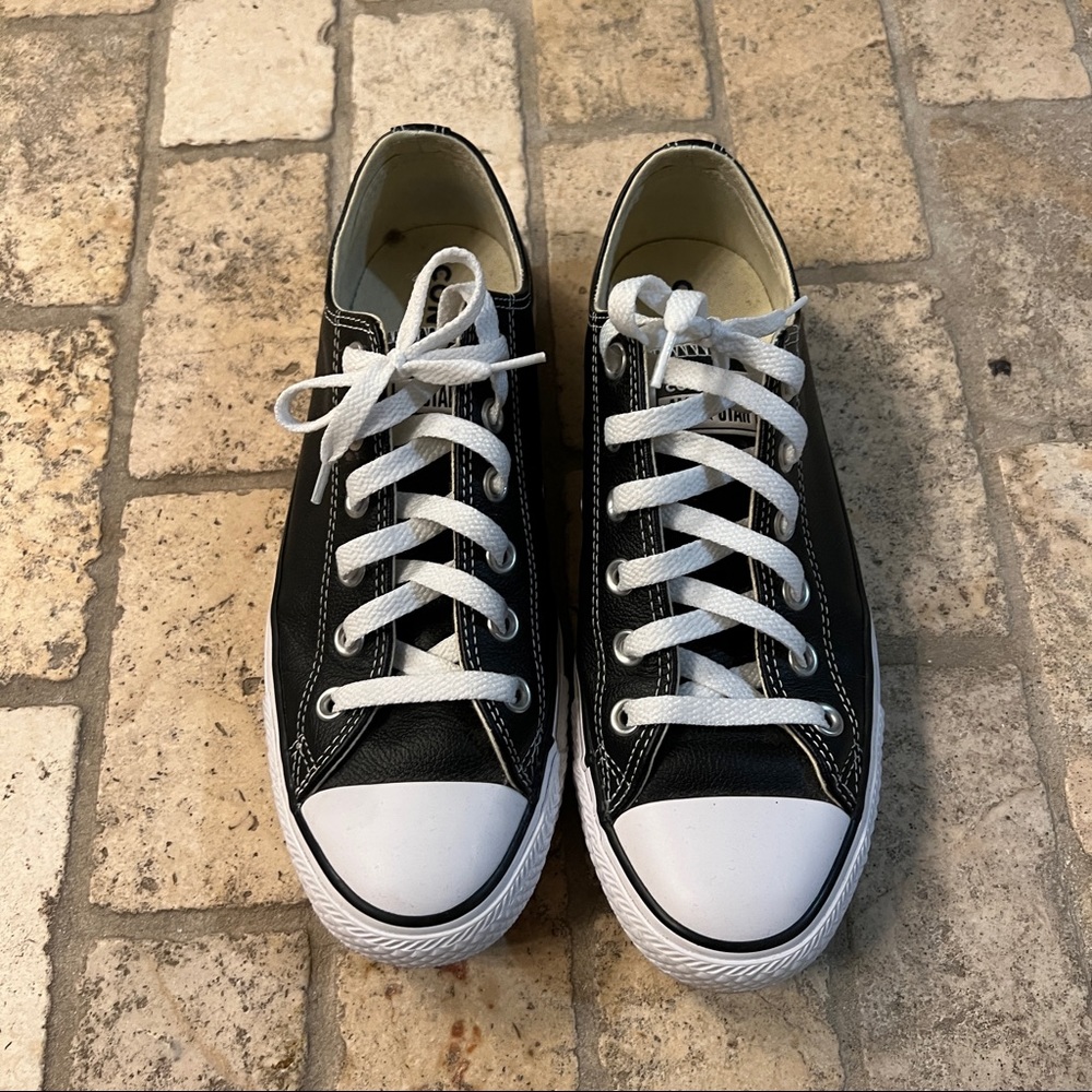 Chuck Taylor Leather Lows